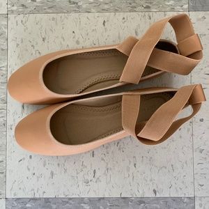 UO Kimchi Blue: Nude Ballet Flats (sz. 8; NEW)